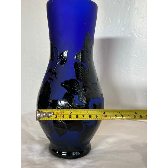 Vintage Cobalt Blue Glass Vase with Black Floral Overlay Signed Art Glass 10” - Picture 9 of 12